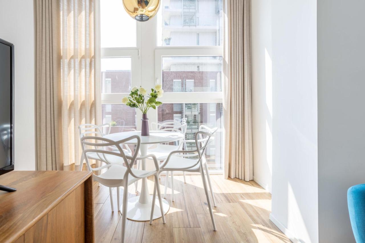 Sunlit 1 Bedroom Via Pirelli Apartment Mailand